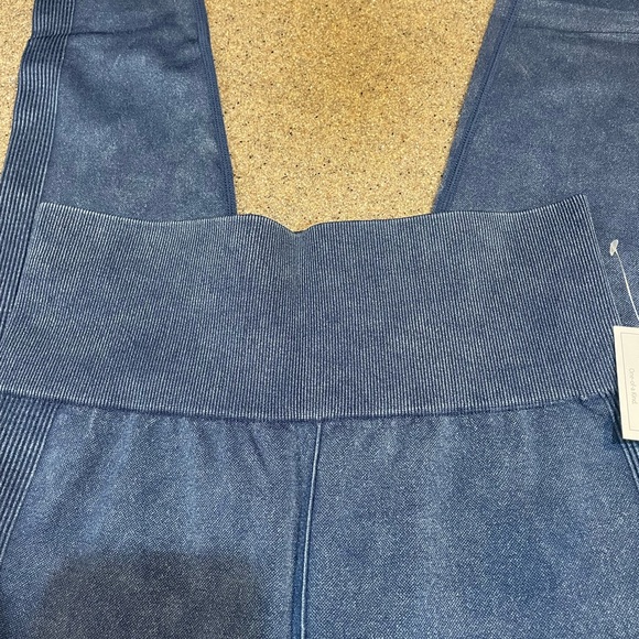 🆕 No Boundaries High Rise Seamless Junior Leggings - Picture 7 of 8